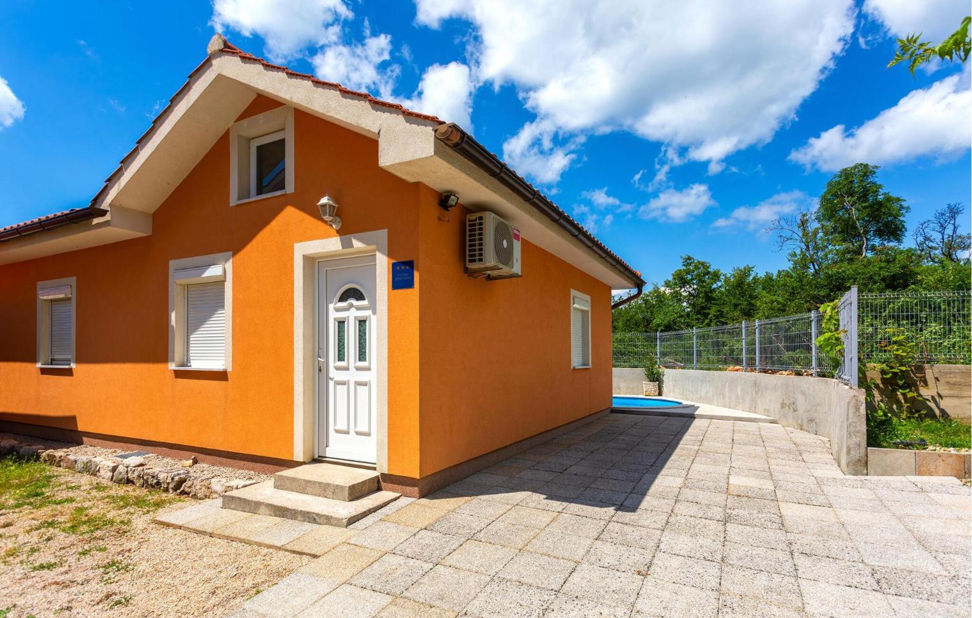 1 Bedroom Nice Home In Sveti Vid-Miholjice Exteriér fotografie